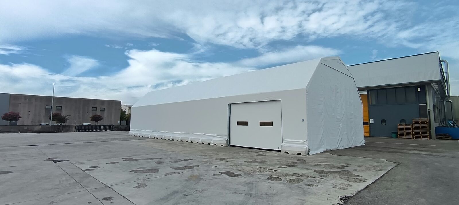 Capannone mobile Flexispace 8 con porta laterale